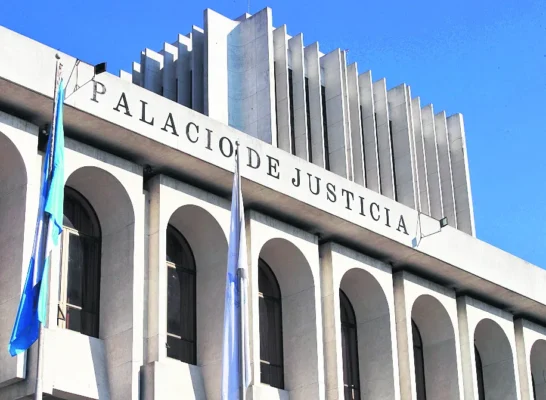 Alberto Binder: “Este es un partido que se juega con el cuchillo entre los dientes”