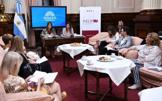 Se llevó a cabo una mesa de trabajo legislativo sobre violencia de género y armas de fuego